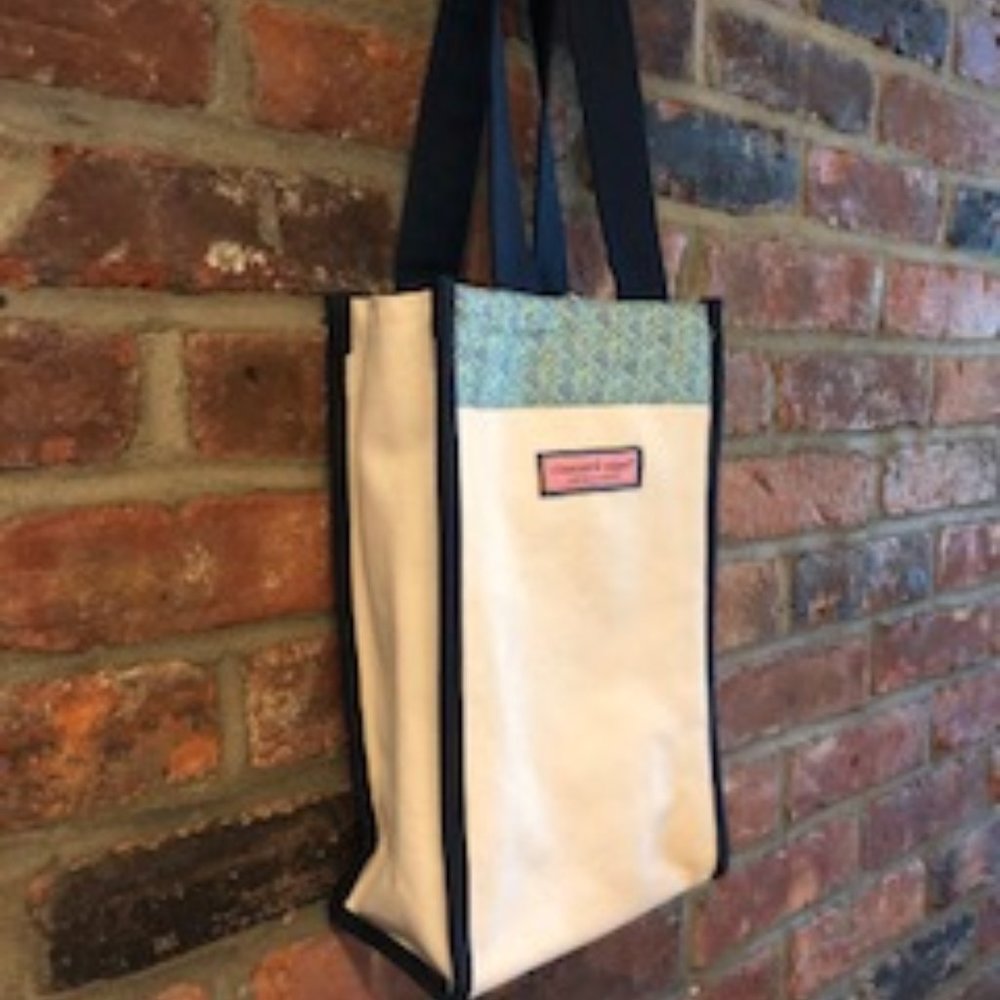 VINEYARD VINE WINE BAG - Picture 2 of 3